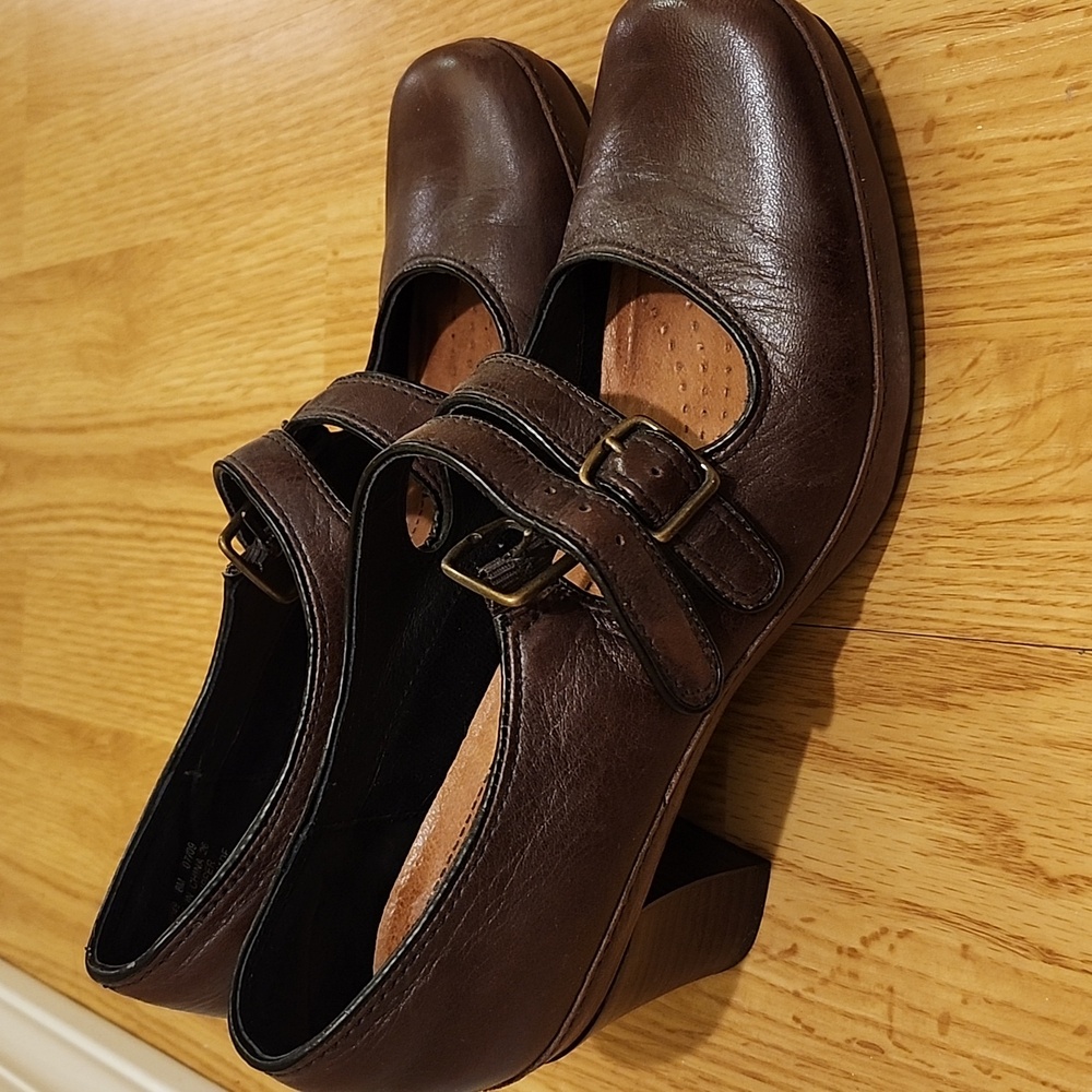 Clarks Artisan Leather Heels - Picture 5 of 9